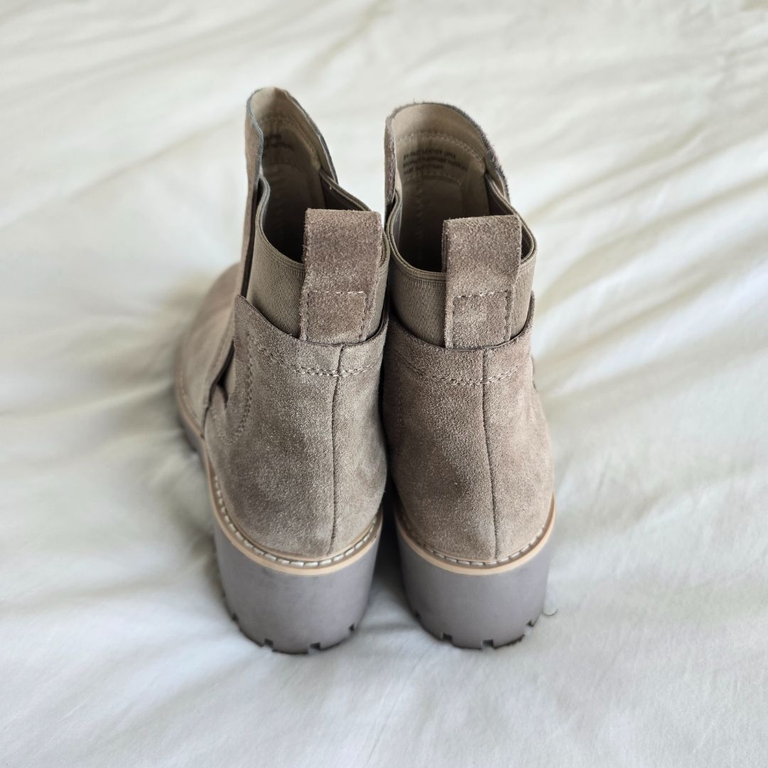 Dolce Vita tan suede boots, Size 8